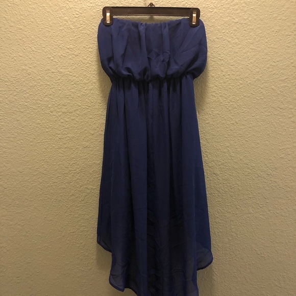 Strapless mid-length flowy dress - Picture 3 of 3